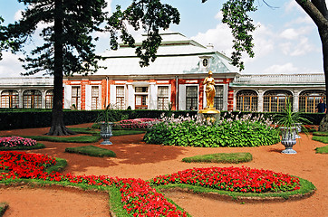 Image showing Peterhof. Monplezier park palace.