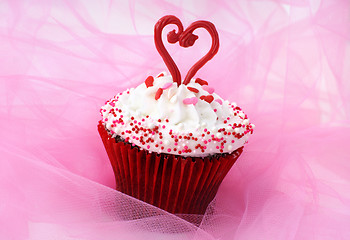 Image showing Valentine cupcake