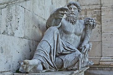 Image showing Statues at a Piazza