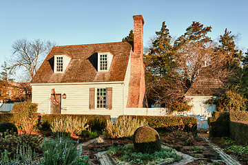 Image showing Old house and garden in Colonial Williamsburg