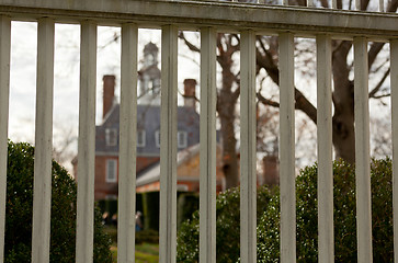 Image showing Governors palace in Williamsburg behind railings