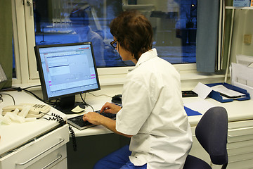 Image showing Dentist