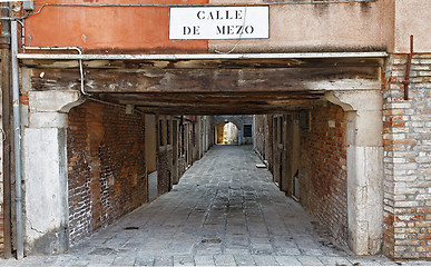 Image showing Calle de Mezo