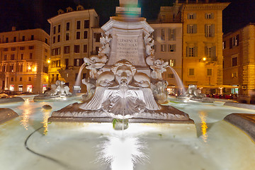 Image showing Fountain with Ancient Roman Statues