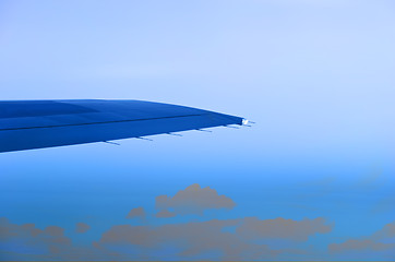 Image showing wing of an airplane 