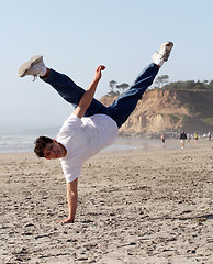 Image showing Amazing handstand