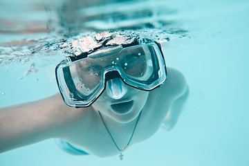 Image showing boy underwater