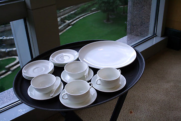 Image showing Ready plates