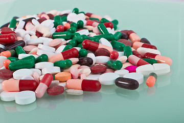 Image showing various pills