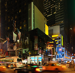 Image showing city life with Times Square at night