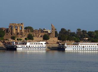 Image showing ships in front of  Kom Ombo