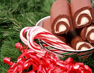 Image showing Christmas bowl of chocolate cakes