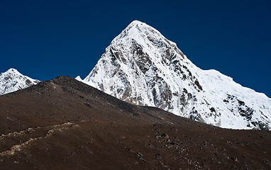 Image showing Kala Patthar and pumo ri mountains in Himalayas