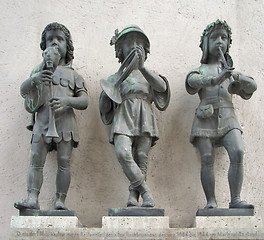 Image showing three statues in Munich