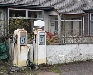 Image showing nostalgic white filling station