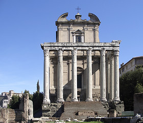 Image showing Temple of Antonius Pius and Faustina frontal