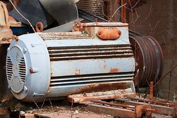 Image showing Old electric motor with belt drive 