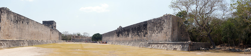 Image showing Juego de pelota in Chichen Itza