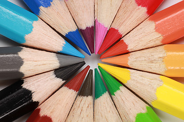 Image showing Crayons forming a circle