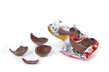 Image showing cracked chocolate egg 