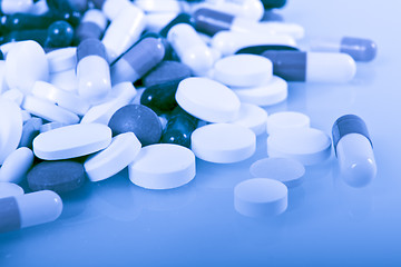 Image showing various pills