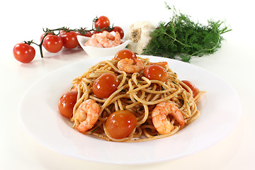 Image showing Spaghetti with shrimp and dill