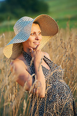 Image showing Pregnant woman in field