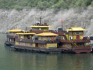 Image showing chinese house boats