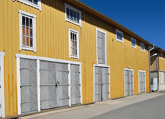 Image showing Yellow Shed