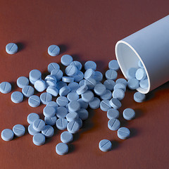 Image showing blue pills