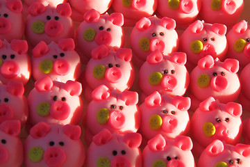 Image showing pink pigs as marzipan deserts 