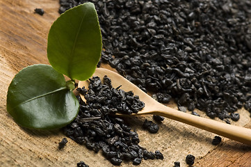 Image showing Fresh and dried tea