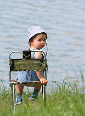 Image showing Little boy near the lake