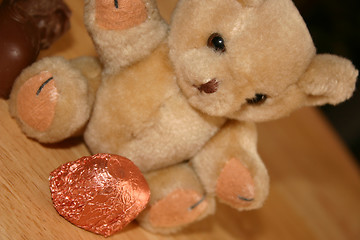 Image showing teddy and chocolate