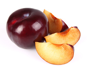 Image showing Ripe plum with slices