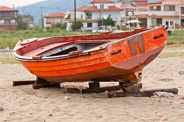 Image showing Abandoned fishing boat on the shore
