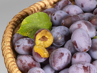 Image showing plums