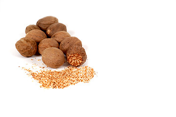 Image showing Whole and grated nutmeg