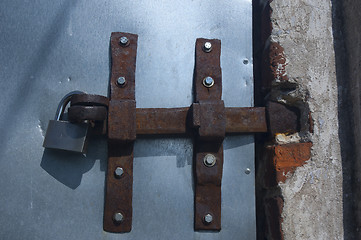 Image showing lock on a gate