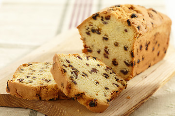 Image showing cake with raisins