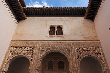 Image showing Courtyard in Alhambra palace in Granada, Spain