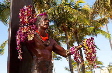 Image showing Duke Kahanamoku statue in Waikiki