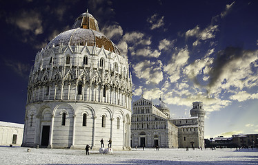 Image showing Baptistery in Piazza dei Miracoli, Pisa