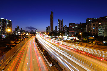 Image showing traffic on highway in urban at night