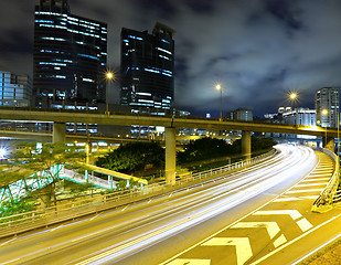 Image showing traffic on highway in urban at night