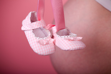 Image showing Small pink shoes