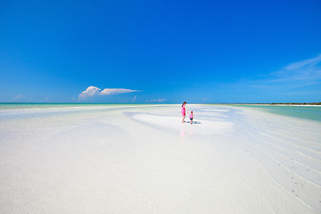 Image showing Mother and daughter on vacation