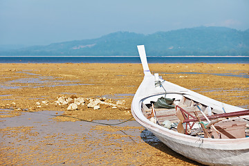 Image showing Thai fishing wooden boat on the coast