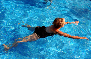 Image showing swiming