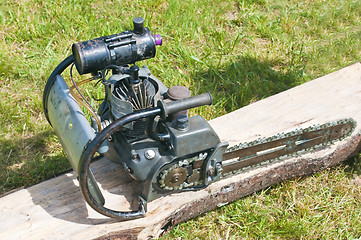 Image showing old  chain saw